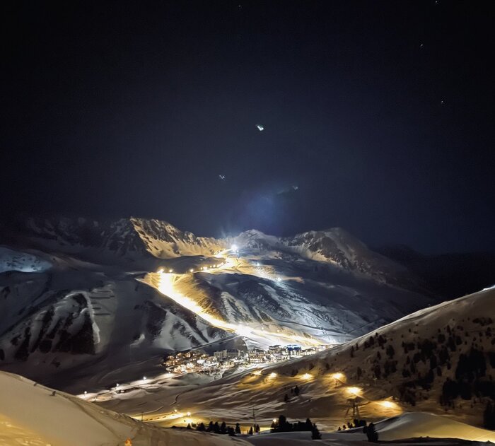 Das Skigebiet Kühtai bei Nacht.